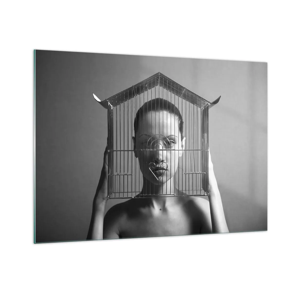 Quadro su vetro - Donna con una gabbia a forma di casa sul viso in bianco e nero - 100x70cm - Ritratto un po' surreale - Decorazione murale moderna per soggiorno e camera da letto ARTTOR